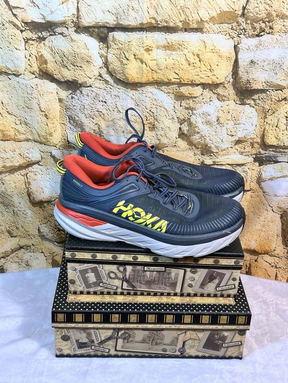 Hoka One One Men's Bondi 7 Running Shoes Turbulence Chili Size 12.5
